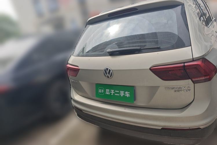 Used Volkswagen Tiguan L 2019 380TSI Automatic All-Wheel Drive Luxury Edition with 7 Seats China VI Standard Rear