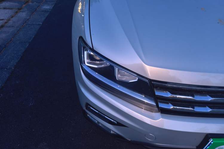 Used Volkswagen Tiguan L 2019 330TSI Automatic Two-Wheel Drive Panoramic Comfort Edition China VI Standard Right Front Headlight