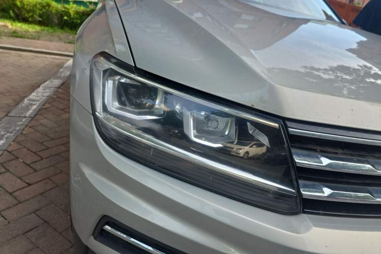 Used Volkswagen Tiguan L 2019 330TSI Automatic Two-Wheel Drive Panoramic Comfort Edition China VI Standard Right Front Headlight