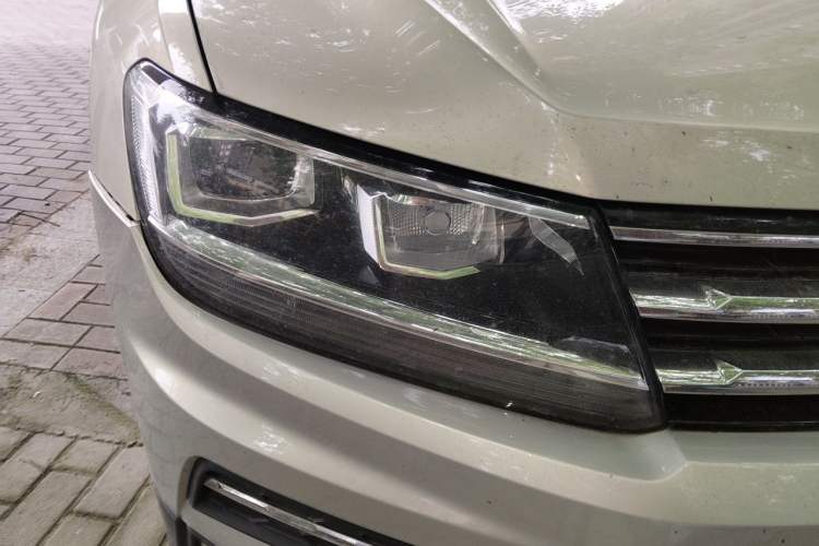 Used Volkswagen Tiguan L 2019 330TSI Automatic Two-Wheel Drive Panoramic Comfort Edition China VI Standard Right Front Headlight