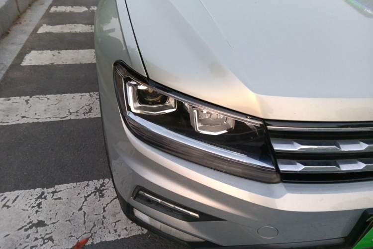 Used Volkswagen Tiguan L 2019 330TSI Automatic Two-Wheel Drive Smart Luxury Version China VI Standard Right Front Headlight