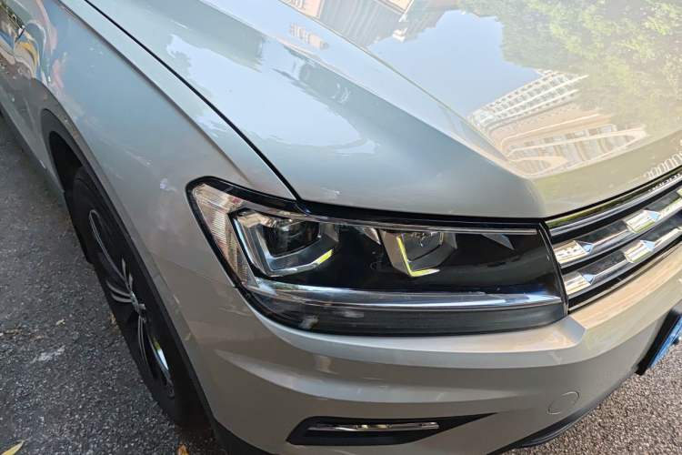 Used Volkswagen Tiguan L 2019 330TSI Automatic Two-Wheel Drive Panoramic Comfort Edition China V Standard Right Front Headlight