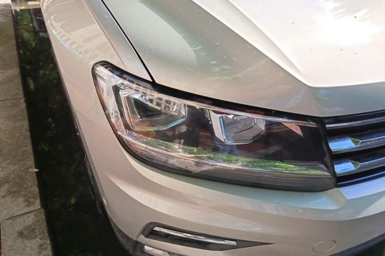 Used Volkswagen Tiguan L 2019 330TSI Automatic Two-Wheel Drive Smart Luxury Version China VI Standard Right Front Headlight