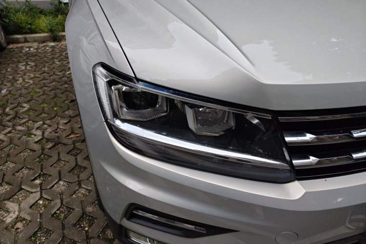 Used Volkswagen Tiguan L 2019 330TSI Automatic Two-Wheel Drive Panoramic Comfort Edition China V Standard Right Front Headlight