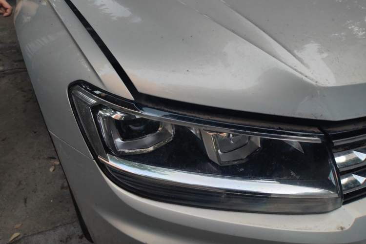 Used Volkswagen Tiguan L 2019 280TSI Automatic Two-Wheel Drive Panoramic Comfort Edition China VI Standard Right Front Headlight
