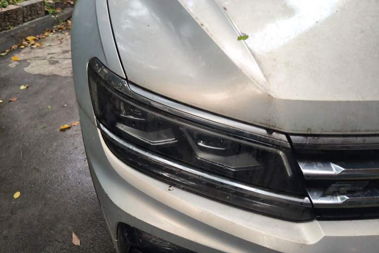 Used Volkswagen Tiguan L 2019 380TSI Automatic All-Wheel Drive R-Line Flagship 7-Seater China VI Standard Right Front Headlight