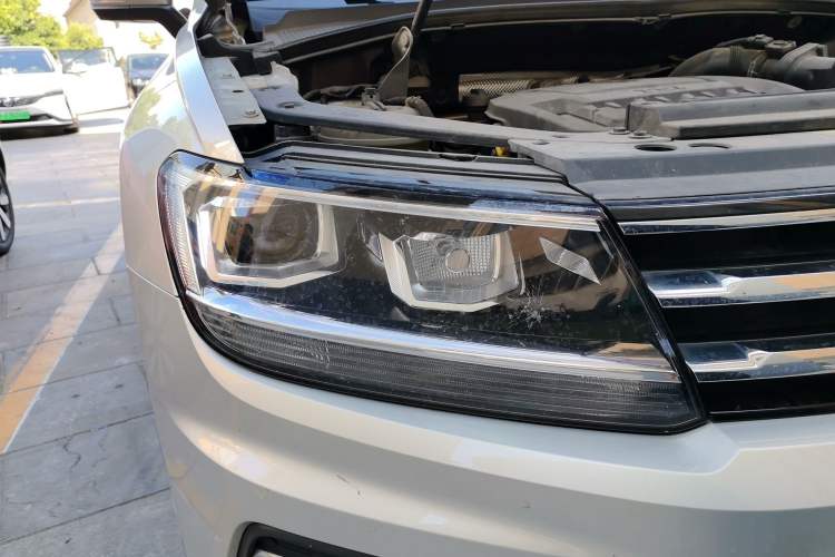 Used Volkswagen Tiguan L 2019 Revised 330TSI Automatic Two-Wheel Drive Smart & Luxury Edition China VI Standard Right Front Headlight