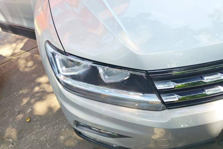 Used Volkswagen Tiguan L 2019 330TSI Automatic Two-Wheel Drive Panoramic Comfort Edition China V Standard Right Front Headlight