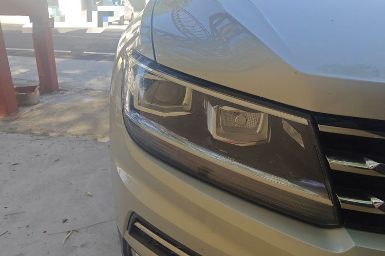 Used Volkswagen Tiguan L 2019 330TSI Automatic Two-Wheel Drive Smart Luxury Version China VI Standard Right Front Headlight
