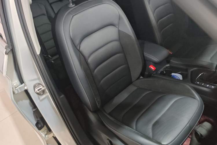 Used Volkswagen Tiguan L 2019 Revised 330TSI Automatic Two-Wheel Drive Smart & Luxury Edition China VI Standard Right Front Seat
