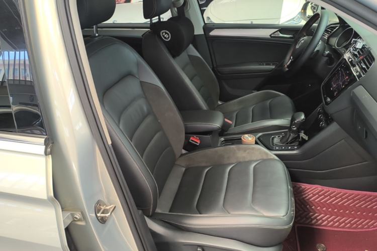 Used Volkswagen Tiguan L 2019 Revised 330TSI Automatic Two-Wheel Drive Smart & Luxury Edition China VI Standard Right Front Seat