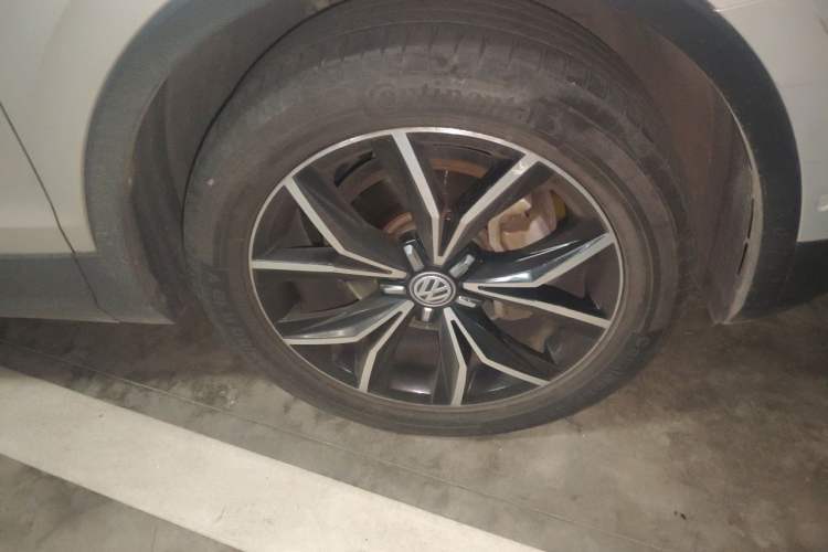 Used Volkswagen Tiguan L 2019 330TSI Automatic Two-Wheel Drive Smart Luxury Version China V Emission Standard Right Front Wheel Hub