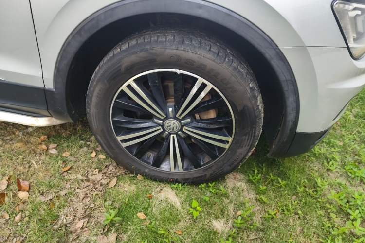 Used Volkswagen Tiguan L 2019 330TSI Automatic Two-Wheel Drive Panoramic Comfort Edition China VI Standard Right Front Wheel Hub