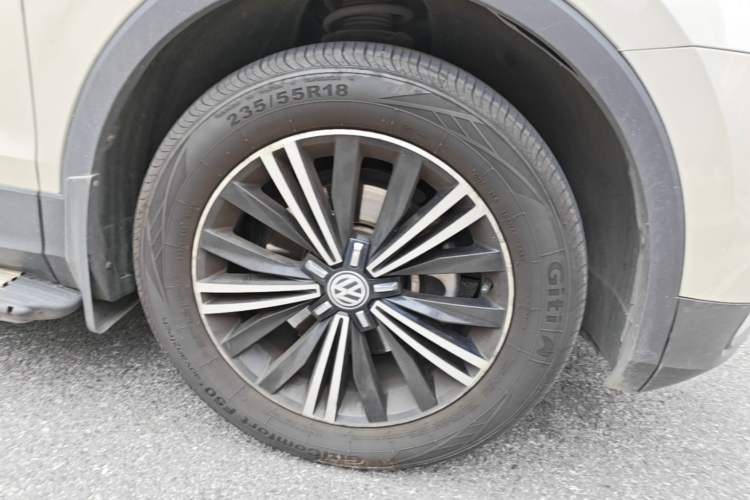 Used Volkswagen Tiguan L 2019 330TSI Automatic Two-Wheel Drive Panoramic Comfort Edition China V Standard Right Front Wheel Hub