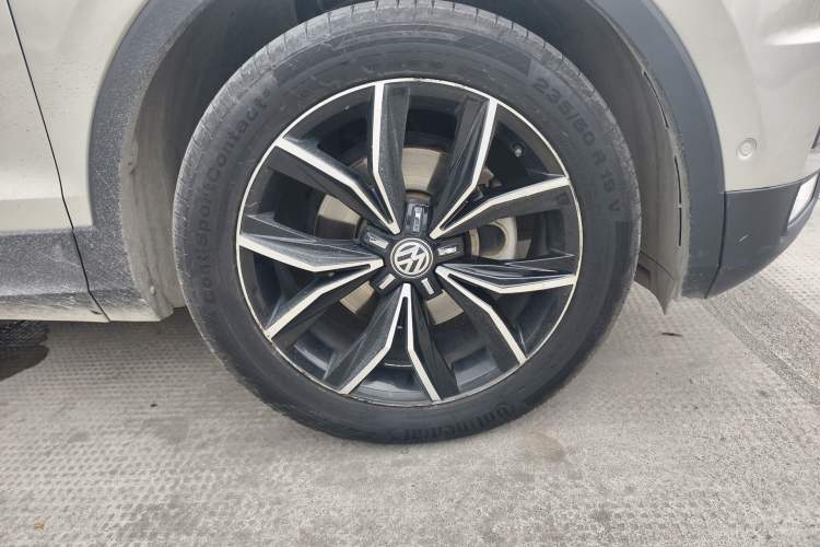 Used Volkswagen Tiguan L 2019 Revised 330TSI Automatic Two-Wheel Drive Smart & Luxury Edition China VI Standard Right Front Wheel Hub