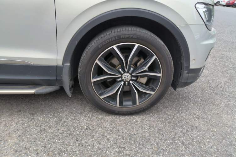 Used Volkswagen Tiguan L 2019 Revised 330TSI Automatic Two-Wheel Drive Smart & Luxury Edition China VI Standard Right Front Wheel Hub