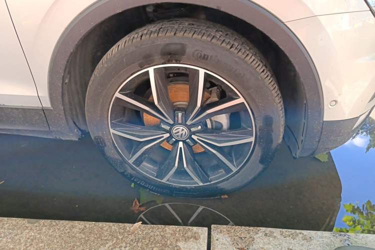 Used Volkswagen Tiguan L 2019 330TSI Automatic Two-Wheel Drive Smart Luxury Version China VI Standard Right Front Wheel Hub