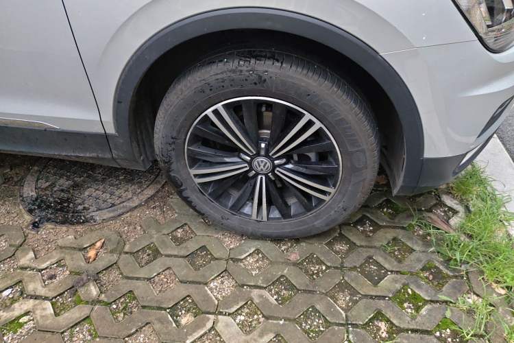 Used Volkswagen Tiguan L 2019 330TSI Automatic Two-Wheel Drive Panoramic Comfort Edition China V Standard Right Front Wheel Hub
