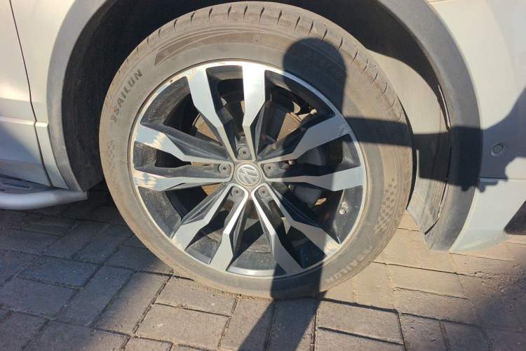 Used Volkswagen Tiguan L 2019 380TSI Automatic All-Wheel Drive R-Line Flagship 7-Seater China VI Standard Right Front Wheel Hub