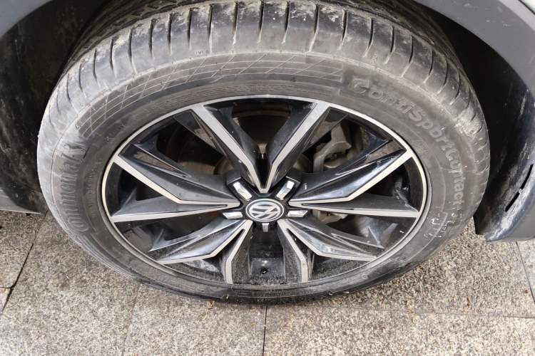 Used Volkswagen Tiguan L 2019 Revised 330TSI Automatic Two-Wheel Drive Smart & Luxury Edition China VI Standard Right Front Wheel Hub