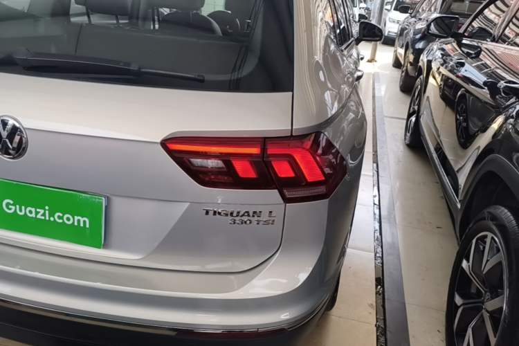 Used Volkswagen Tiguan L 2019 Revised 330TSI Automatic Two-Wheel Drive Smart & Luxury Edition China VI Standard Right Rear Taillight