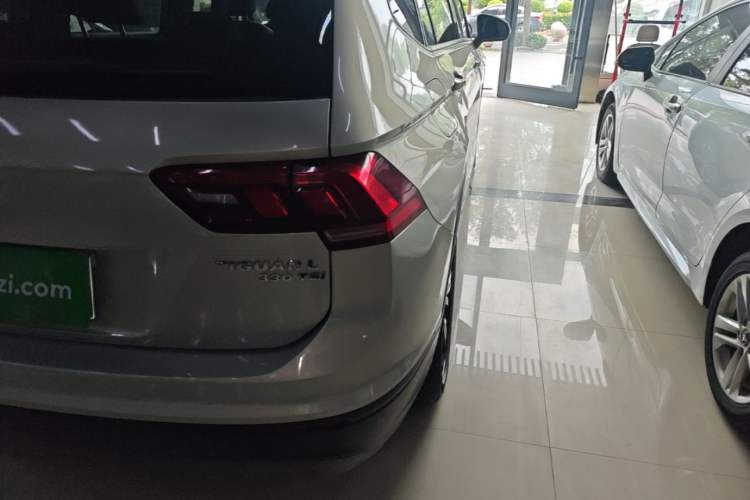 Used Volkswagen Tiguan L 2019 330TSI Automatic Two-Wheel Drive Luxury Edition China VI Standard Right Rear Taillight