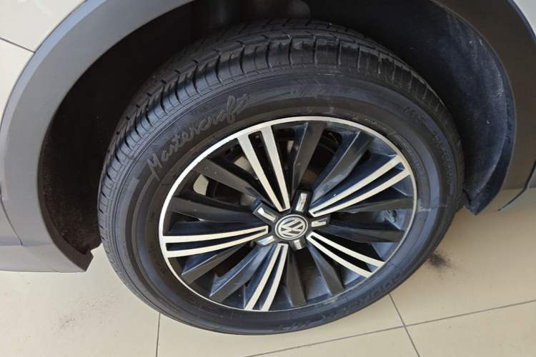 Used Volkswagen Tiguan L 2019 330TSI Automatic Two-Wheel Drive Panoramic Comfort Edition China VI Standard Right Rear Wheel Hub