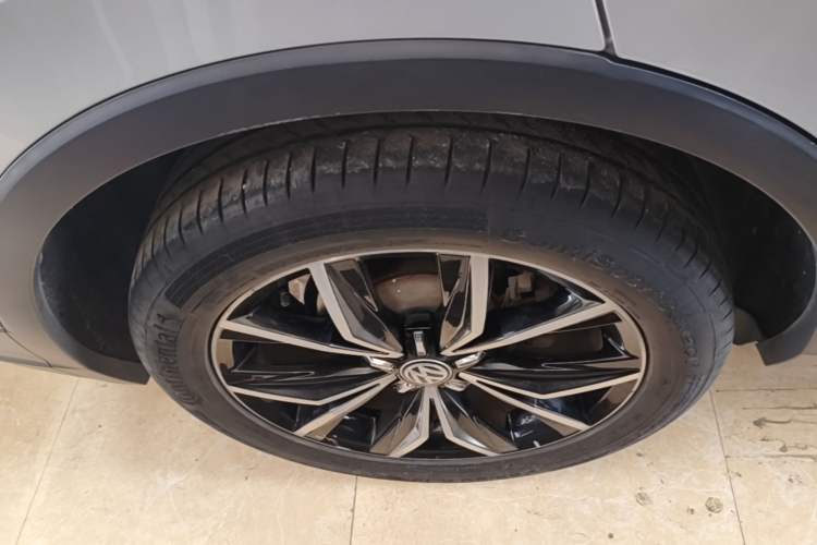 Used Volkswagen Tiguan L 2019 Revised 330TSI Automatic Two-Wheel Drive Smart & Luxury Edition China VI Standard Right Rear Wheel Hub