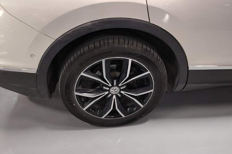 Used Volkswagen Tiguan L 2019 330TSI Automatic Two-Wheel Drive Smart Luxury Version China V Emission Standard Right Rear Wheel Hub