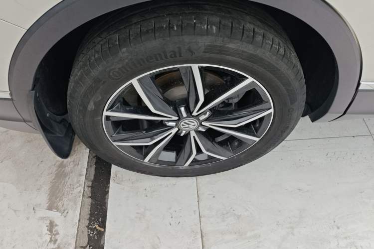 Used Volkswagen Tiguan L 2019 Revised 330TSI Automatic Two-Wheel Drive Smart & Luxury Edition China VI Standard Right Rear Wheel Hub