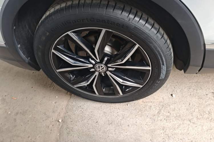 Used Volkswagen Tiguan L 2019 380TSI Automatic All-Wheel Drive Luxury Edition with 7 Seats China VI Standard Right Rear Wheel Hub