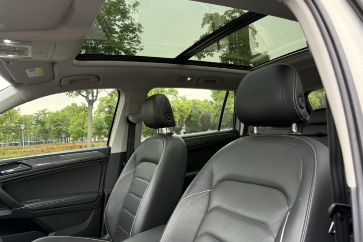 Used Volkswagen Tiguan L 2019 380TSI Automatic All-Wheel Drive R-Line Prestige Flagship Model China VI Standard Roof