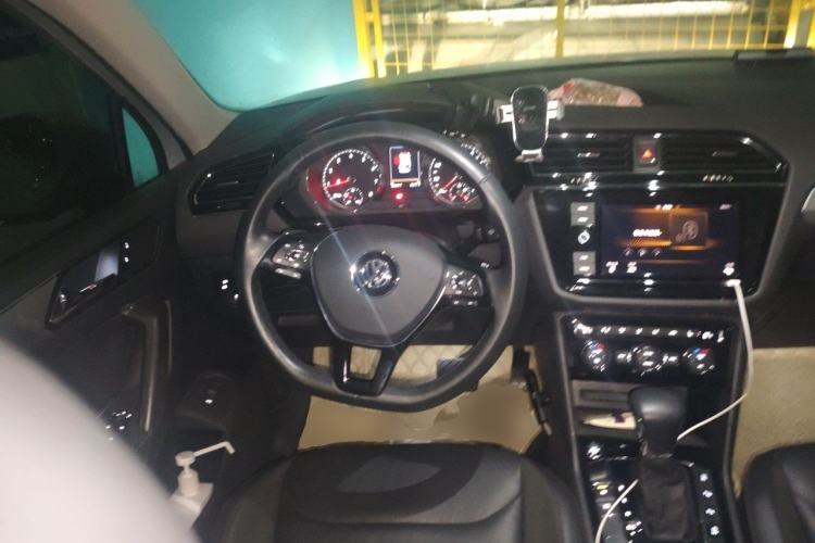 Used Volkswagen Tiguan L 2019 330TSI Automatic Two-Wheel Drive Smart Luxury Version China V Emission Standard Steering Wheel