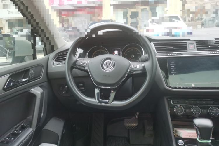 Used Volkswagen Tiguan L 2019 Updated Version 330TSI Automatic Two-Wheel Drive Panoramic Comfort Edition China VI Standard Steering Wheel