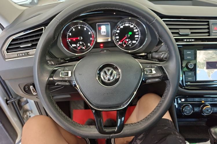 Used Volkswagen Tiguan L 2019 330TSI Automatic Two-Wheel Drive Panoramic Comfort Edition China VI Standard Steering Wheel
