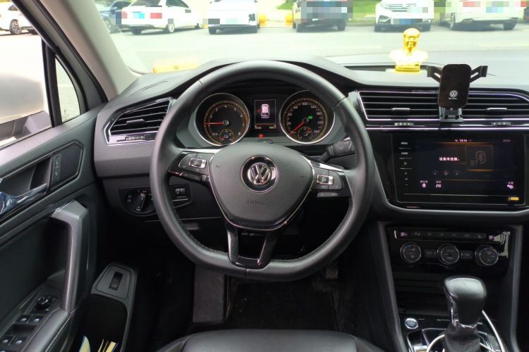 Used Volkswagen Tiguan L 2019 Revised 330TSI Automatic Two-Wheel Drive Smart & Luxury Edition China VI Standard Steering Wheel
