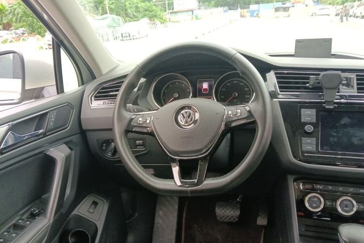 Used Volkswagen Tiguan L 2019 330TSI Automatic Two-Wheel Drive Smart Luxury Version China VI Standard Steering Wheel