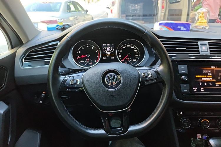 Used Volkswagen Tiguan L 2019 330TSI Automatic Two-Wheel Drive Panoramic Comfort Edition China V Standard Steering Wheel