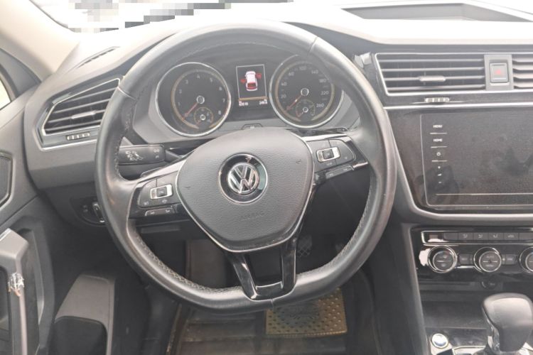Used Volkswagen Tiguan L 2019 Updated Version 330TSI Automatic Two-Wheel Drive Panoramic Comfort Edition China VI Standard Steering Wheel