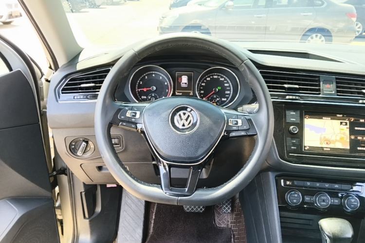 Used Volkswagen Tiguan L 2019 330TSI Automatic Two-Wheel Drive Panoramic Comfort Edition China V Standard Steering Wheel