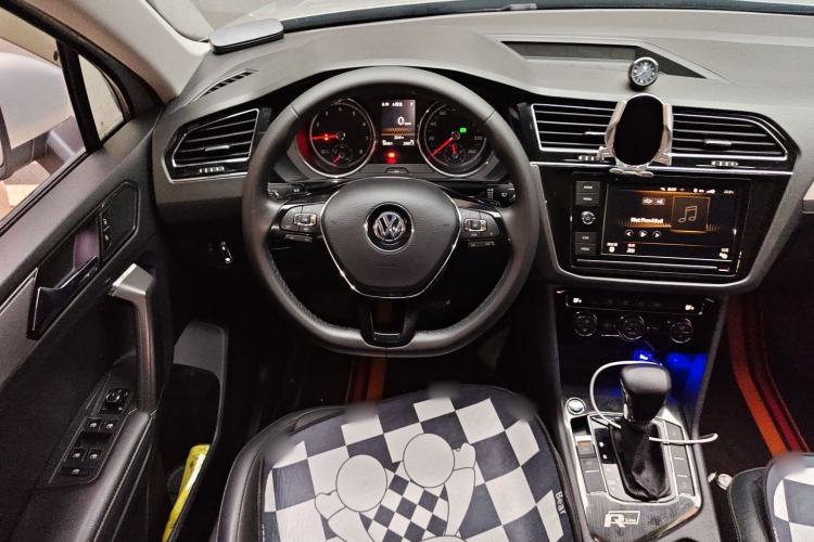 Used Volkswagen Tiguan L 2019 330TSI Automatic Two-Wheel Drive Panoramic Comfort Edition China V Standard Steering Wheel