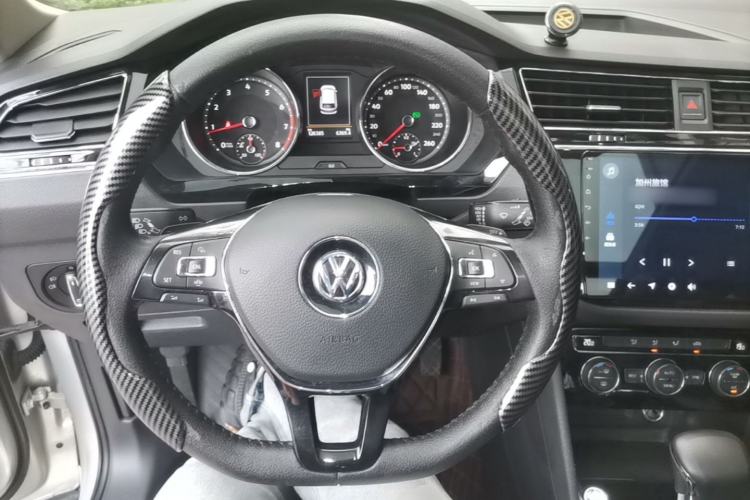 Used Volkswagen Tiguan L 2019 330TSI Automatic Two-Wheel Drive Panoramic Comfort Edition China VI Standard Steering Wheel