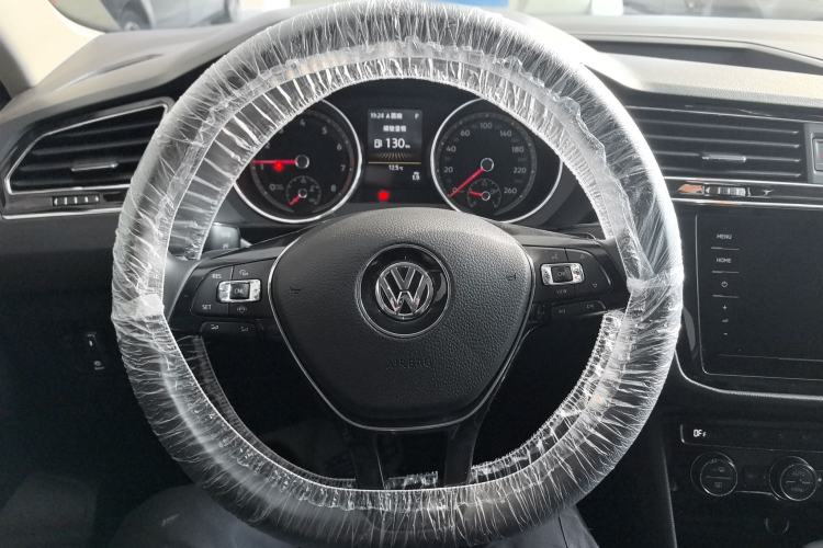 Used Volkswagen Tiguan L 2019 Updated Version 330TSI Automatic Two-Wheel Drive Panoramic Comfort Edition China VI Standard Steering Wheel