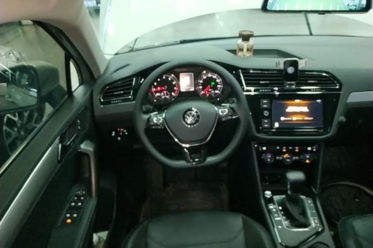 Used Volkswagen Tiguan L 2019 330TSI Automatic Two-Wheel Drive Panoramic Comfort Edition China VI Standard Steering Wheel