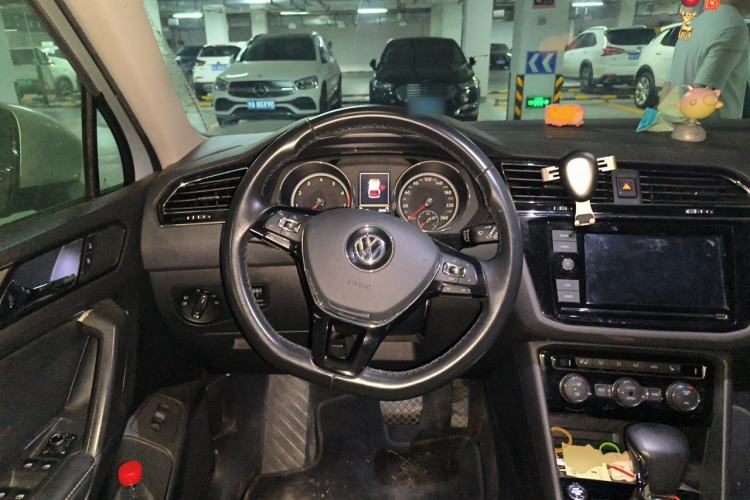 Used Volkswagen Tiguan L 2019 Revised Version 330TSI Automatic Two-Wheel Drive Intelligent Luxury Edition China V Standard Steering Wheel