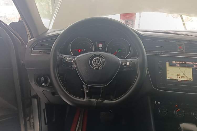 Used Volkswagen Tiguan L 2019 Updated Version 330TSI Automatic Two-Wheel Drive Panoramic Comfort Edition China VI Standard Steering Wheel