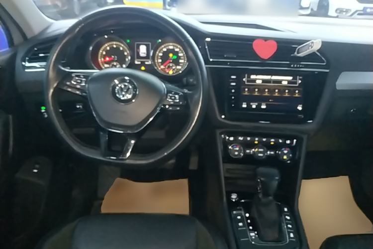 Used Volkswagen Tiguan L 2019 Revised 330TSI Automatic Two-Wheel Drive Smart & Luxury Edition China VI Standard Steering Wheel