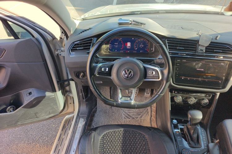 Used Volkswagen Tiguan L 2019 380TSI Automatic All-Wheel Drive R-Line Flagship 7-Seater China VI Standard Steering Wheel