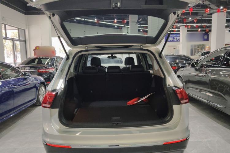 Used Volkswagen Tiguan L 2019 330TSI Automatic Two-Wheel Drive Panoramic Comfort Edition China VI Standard Trunk