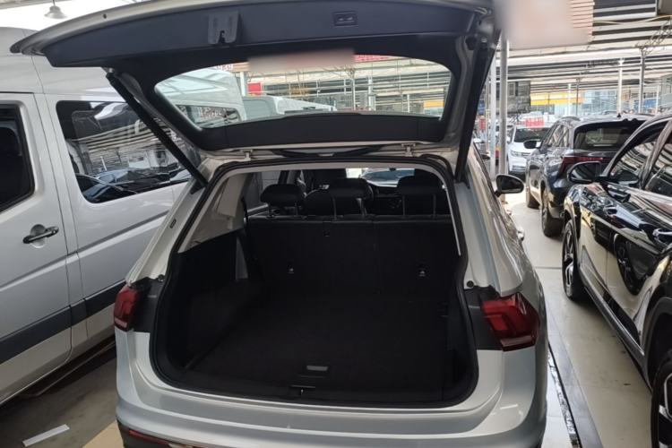 Used Volkswagen Tiguan L 2019 Revised 330TSI Automatic Two-Wheel Drive Smart & Luxury Edition China VI Standard Trunk